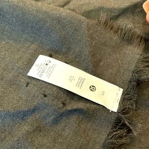 LuLu Lemon grey scarf